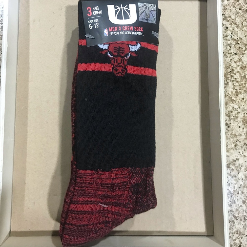 Chicago Bulls Men’s Crew Socks Size 6-12 (3 pack)